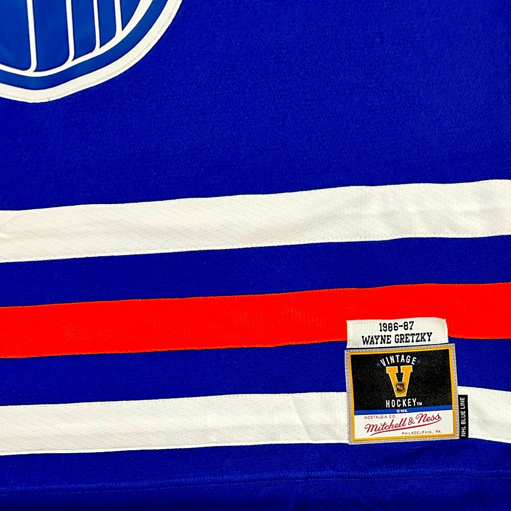 Wayne Gretzky size 2XL Oilers Jersey by Mitchell & Ness.